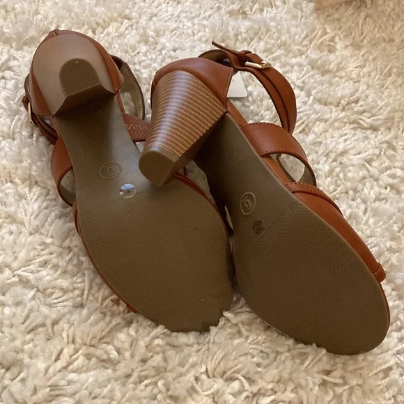 Liz Claiborne Sandal - Picture 6 of 6